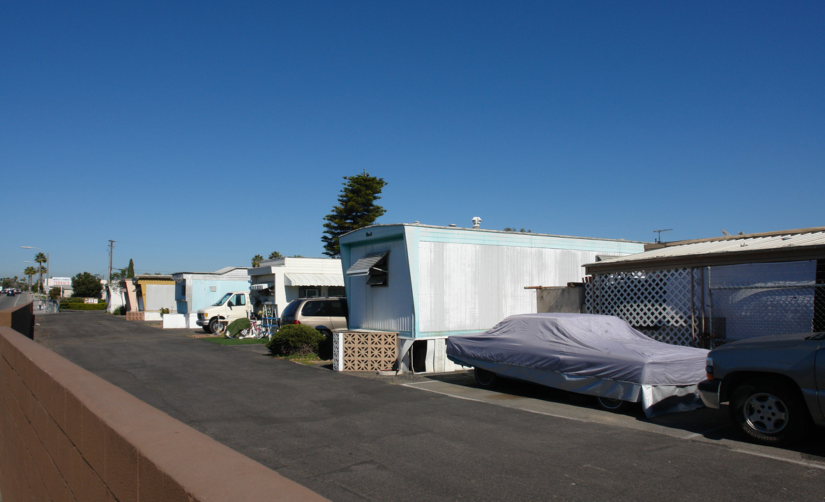 The Vista Terraces in Vista, CA - Building Photo