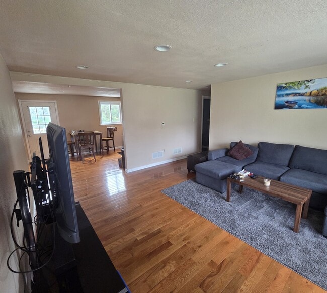 1797 Cedaridge Dr in South Park, PA - Building Photo - Building Photo