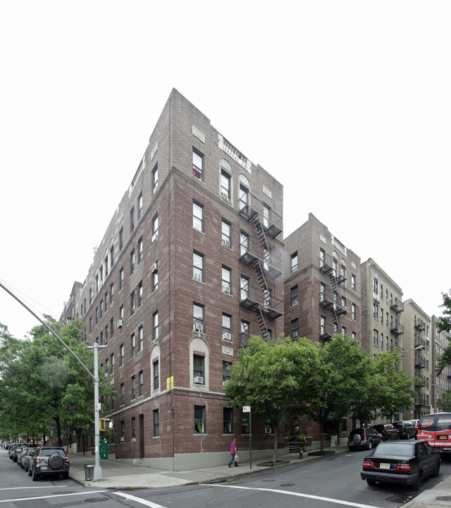 301 Wadsworth Ave in New York, NY - Building Photo