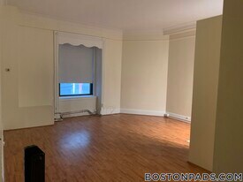 62 Boylston St, Unit 225 in Boston, MA - Building Photo