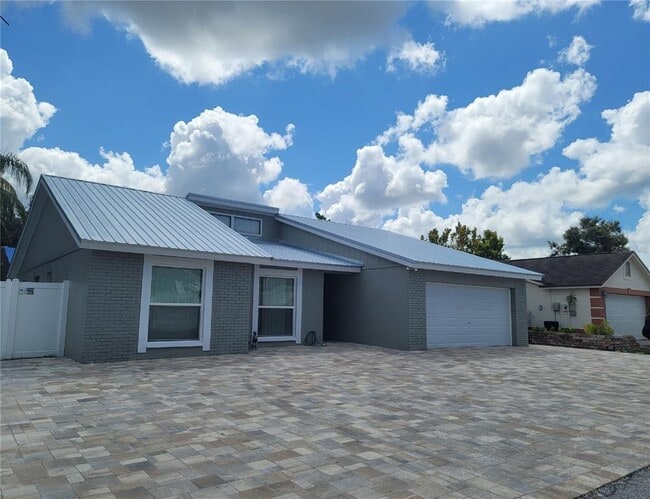 property at 9508 Pembridge Ct