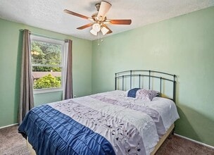 5238 Elmwood Dr in Pittsburgh, PA - Building Photo - Building Photo