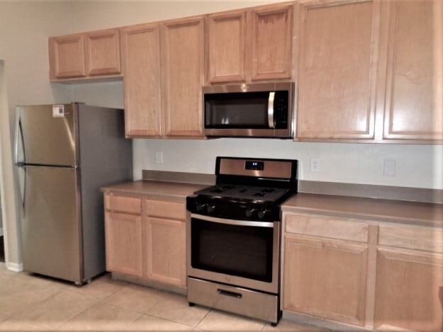 10546 San Travaso Dr in Tampa, FL - Foto de edificio - Building Photo