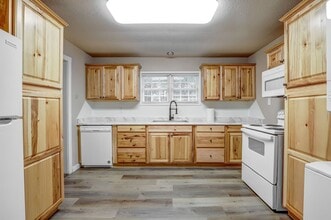 211 Redwater Rd in Wake Village, TX - Building Photo - Building Photo