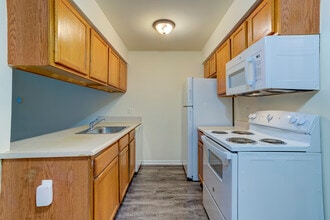 Kings Lane Apartments in Burton, MI - Foto de edificio - Building Photo