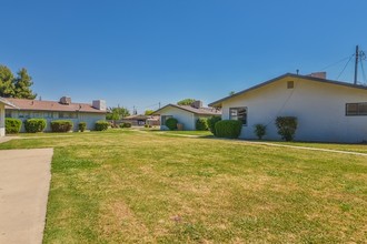 McCray Street Apartments in Bakersfield, CA - Building Photo - Building Photo