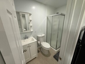 231 W 41st St in Hialeah, FL - Building Photo - Building Photo