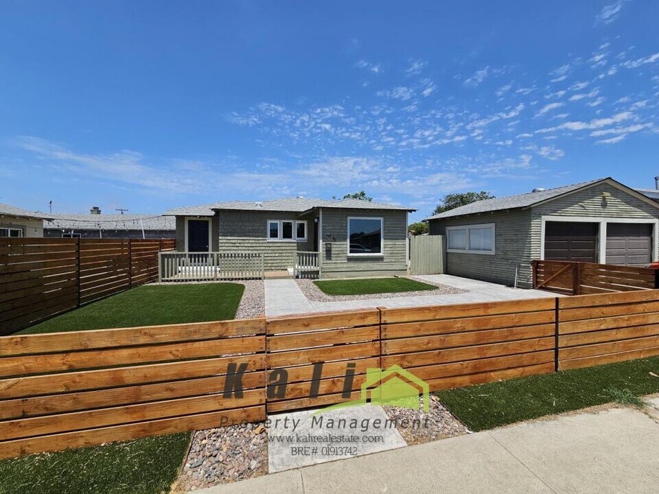 745 1/2 Church Ave in Chula Vista, CA - Building Photo