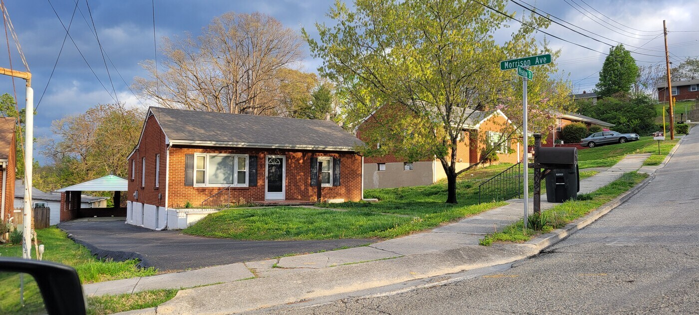 503 Meadow St in Vinton, VA - Building Photo