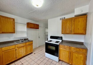 9534 Charlotte St in Kansas City, MO - Building Photo - Building Photo