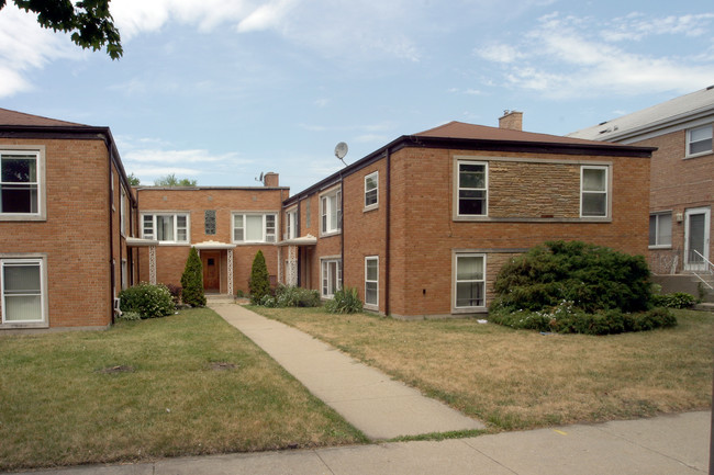 9108 Skokie Blvd in Skokie, IL - Building Photo - Building Photo