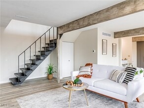 2550 Chamberlain Rd in Fairlawn, OH - Building Photo - Building Photo