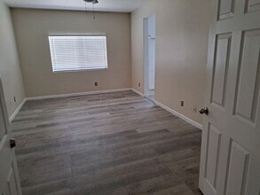 11748 Luna Rd in Victorville, CA - Building Photo - Building Photo