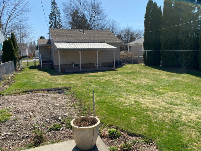 3324 W Garland Ave in Spokane, WA - Building Photo - Building Photo