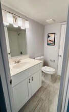 4255 N University Dr, Unit 101 in Sunrise, FL - Foto de edificio - Building Photo