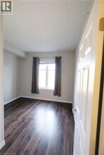 2 Colonial Dr in Guelph, ON - Building Photo - Building Photo