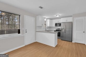 3033 Parkside Ct in Snellville, GA - Building Photo - Building Photo