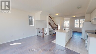 103 Surf Dr in Wasaga Beach, ON - Building Photo - Building Photo
