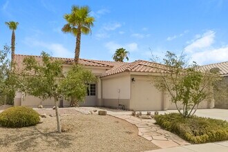 534 Trocadero St in Henderson, NV - Building Photo - Building Photo