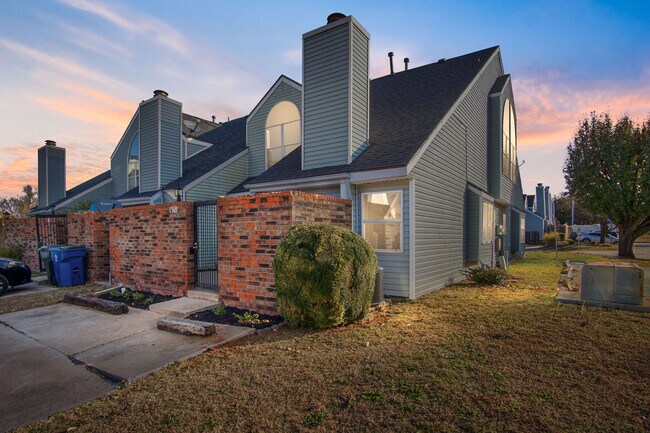 property at 1318 Catalpa Ln