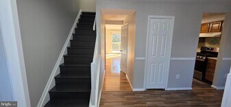 6974 Knighthood Ln in Columbia, MD - Building Photo