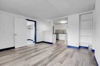 4842 Steele St in Denver, CO - Foto de edificio - Building Photo