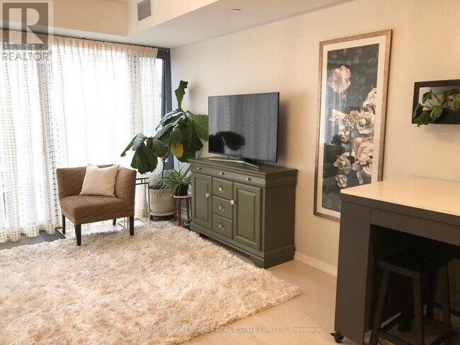 60 Colborne St in Toronto, ON - Building Photo - Building Photo