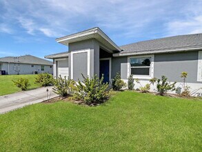 1306 W 12th St in Lehigh Acres, FL - Building Photo - Building Photo