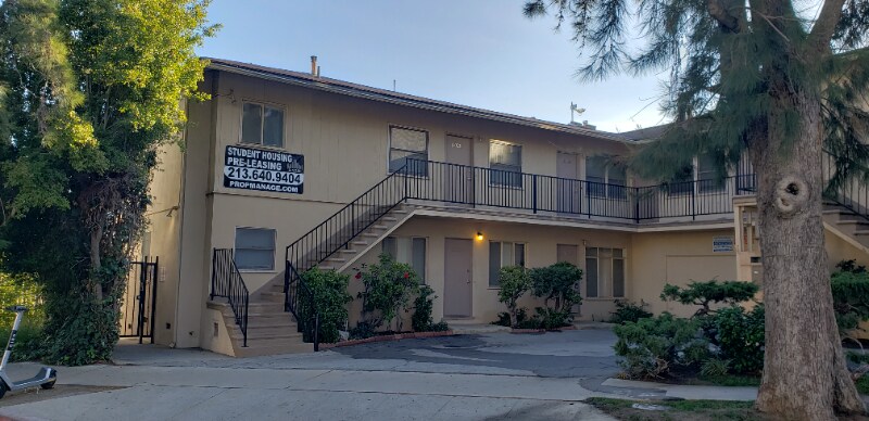 729 Levering Ave in Los Angeles, CA - Foto de edificio