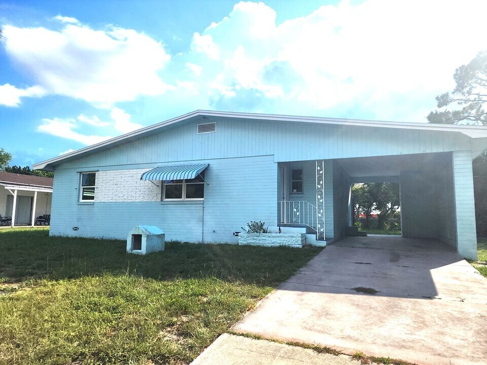 554 Miriam Ave in Daytona Beach, FL - Building Photo