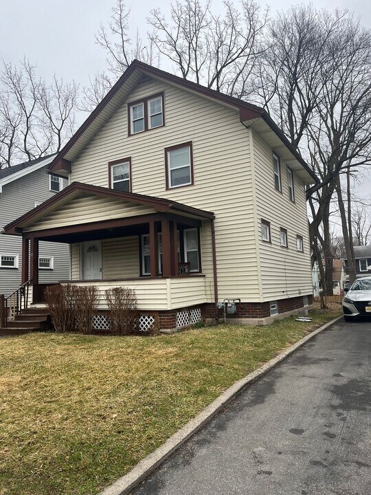 52 Sheldon Terrace in Rochester, NY - Building Photo