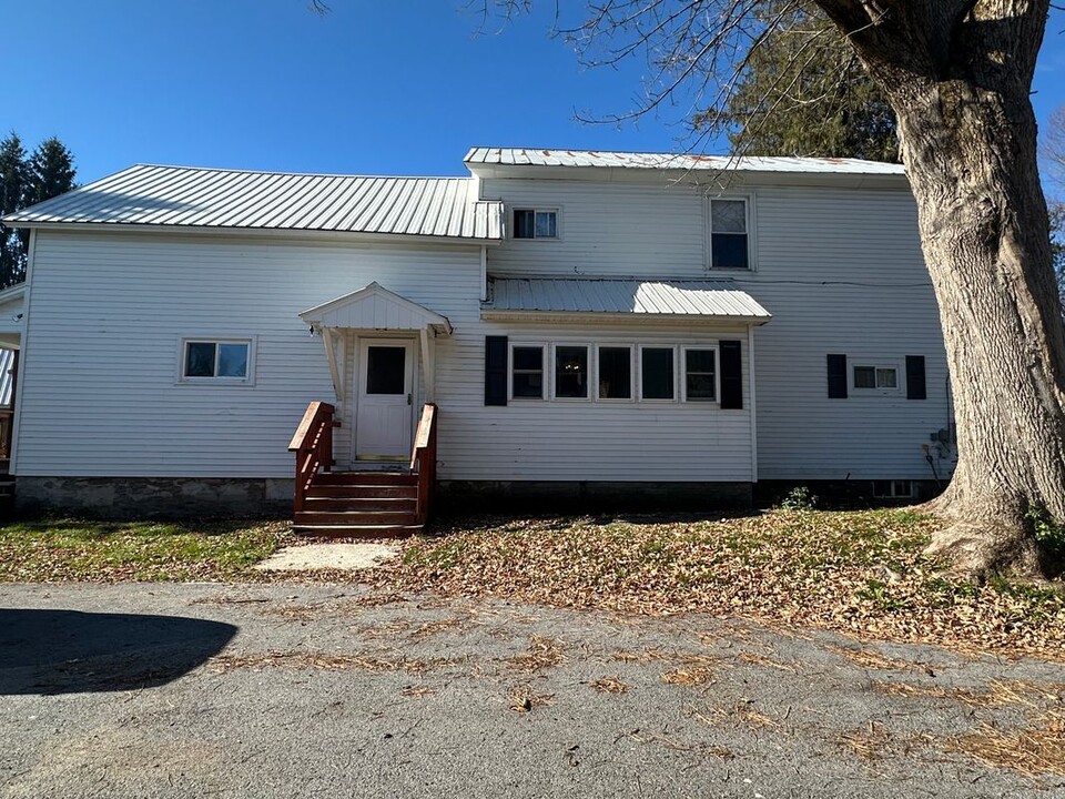 144 Ford St in Boonville, NY - Foto de edificio