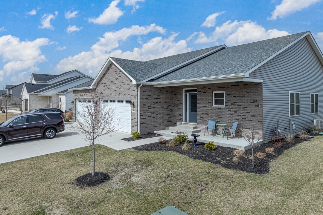 1517 S Bell Rd in Minooka, IL - Building Photo