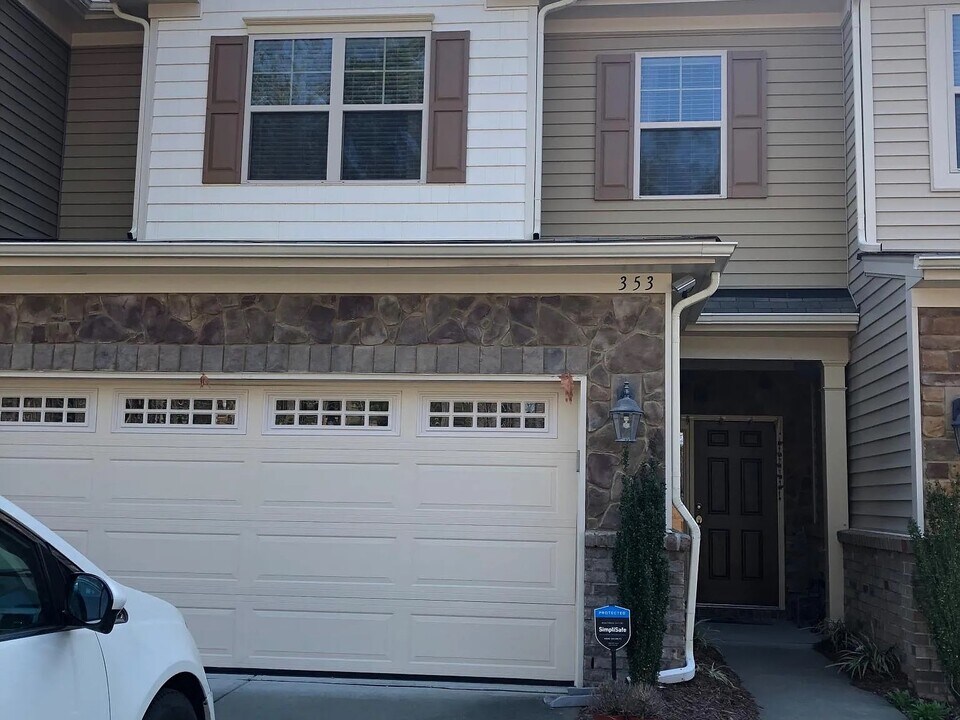 353 Long Millgate Rd in Morrisville, NC - Building Photo