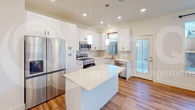 2116 Shea Rd in Dallas, TX - Building Photo - Building Photo