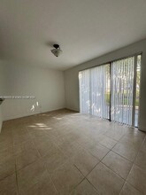 15628 SW 43rd St in Miramar, FL - Foto de edificio - Building Photo