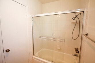 15339 Weddington St in Sherman Oaks, CA - Building Photo - Building Photo