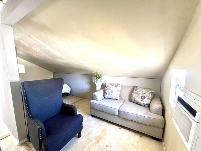 1410 Rosewood Dr in Laredo, TX - Building Photo - Building Photo