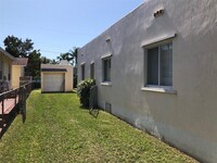 2232 SW 11th St in Miami, FL - Foto de edificio - Building Photo