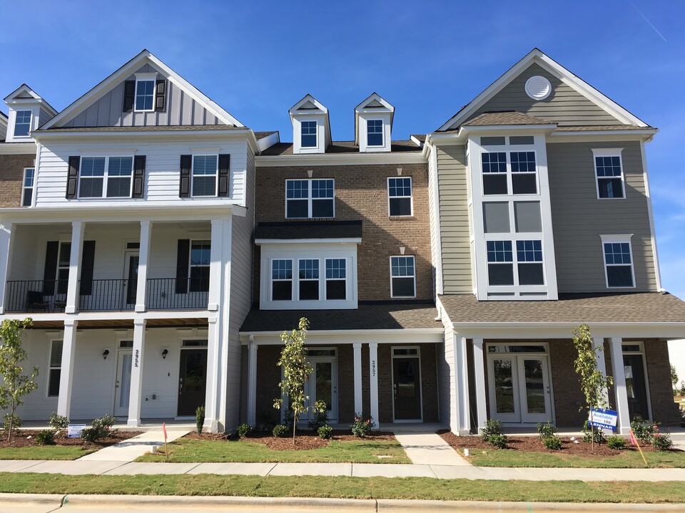 2957 Sunflower Rd in Apex, NC - Building Photo