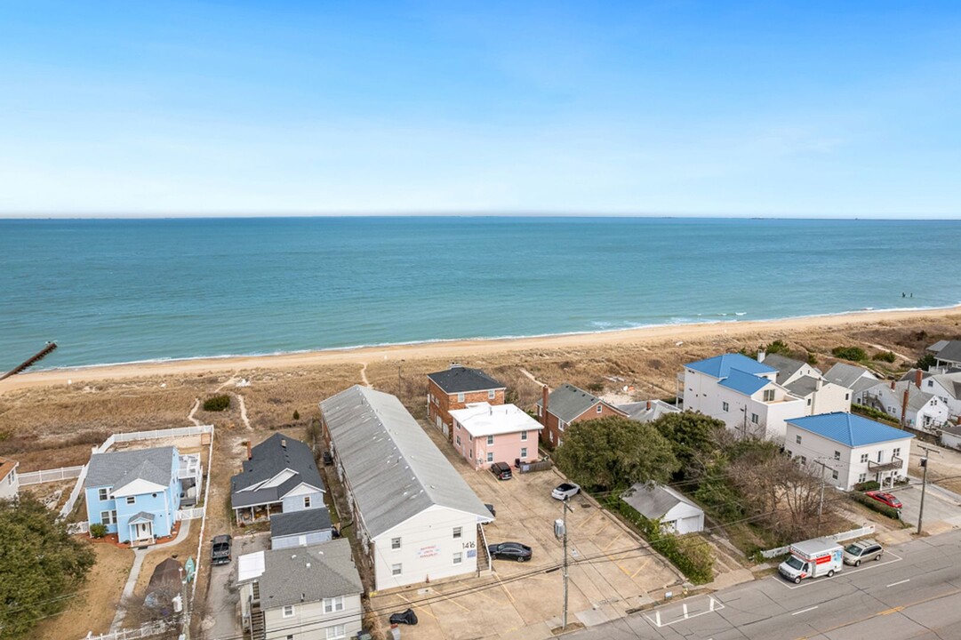 1424 E Ocean View Ave in Norfolk, VA - Building Photo