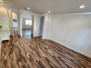 11129 Sunshine Ter in Studio City, CA - Building Photo - Building Photo