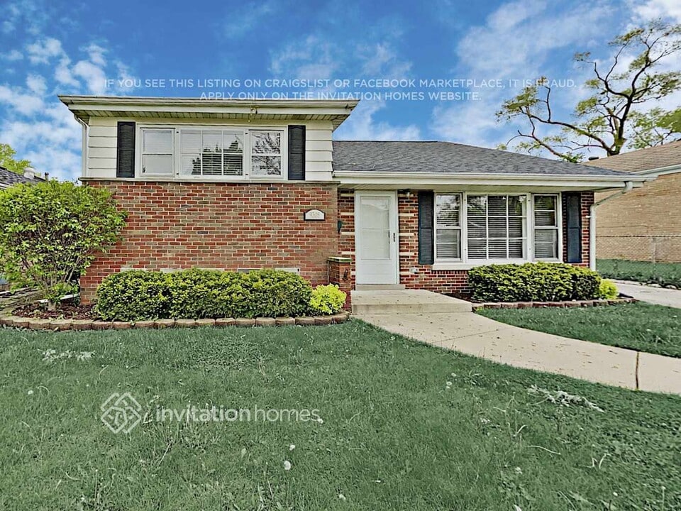 9308 Massasoit Ave in Oak Lawn, IL - Foto de edificio