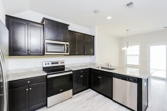 136 Highland Park Ct in Easley, SC - Building Photo - Building Photo