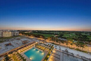 5252 NW 85th Ave in Doral, FL - Building Photo