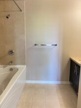 373 Tyee Rd in Victoria, BC - Building Photo - Building Photo