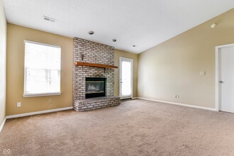 2736 Woodfield Blvd in Franklin, IN - Building Photo - Building Photo