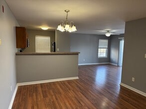 9200 Spring Creek Ln in O'Fallon, MO - Foto de edificio - Building Photo