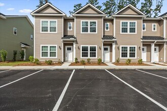 801 Twin Rivers Dr in Charleston, SC - Building Photo - Building Photo
