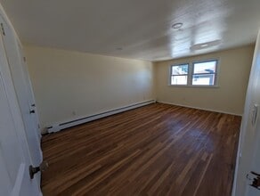 311 Litchfield Ave, Unit 2 in Elmont, NY - Building Photo - Building Photo